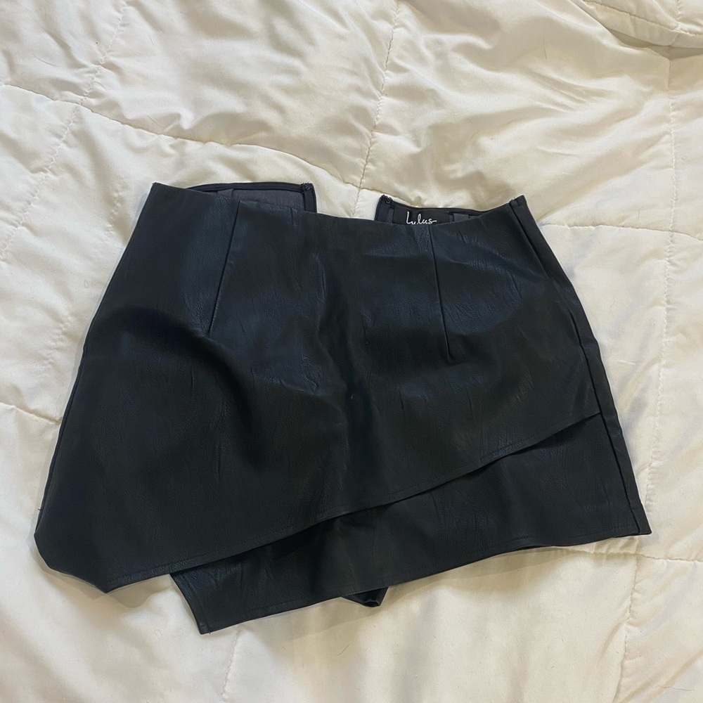 Fake leather skort